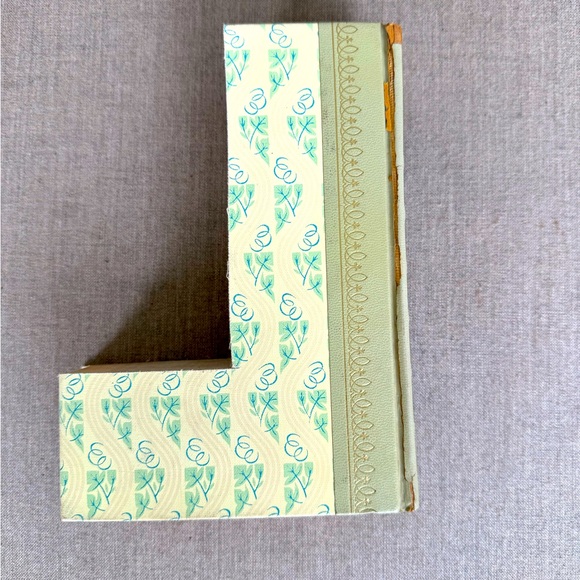 Initial “L” made out of a Book - Picture 2 of 4